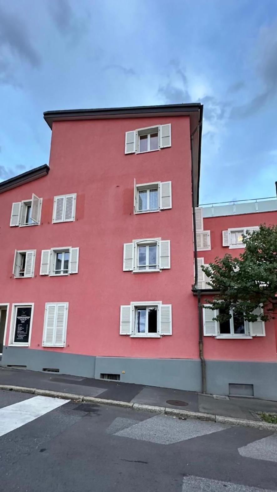 Au Bord Du Montreux